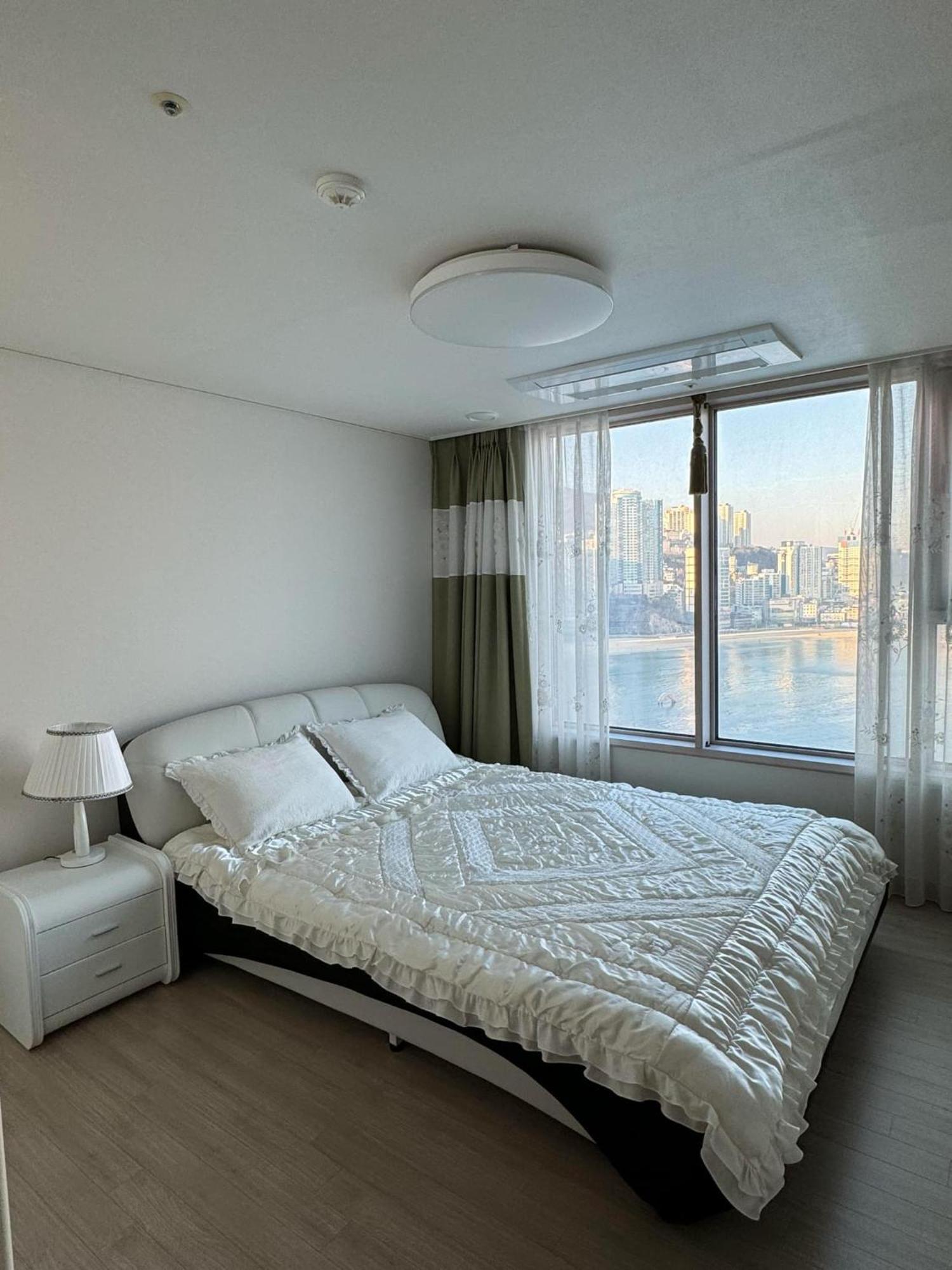 Luxury Ocean View Appartement Busan Buitenkant foto