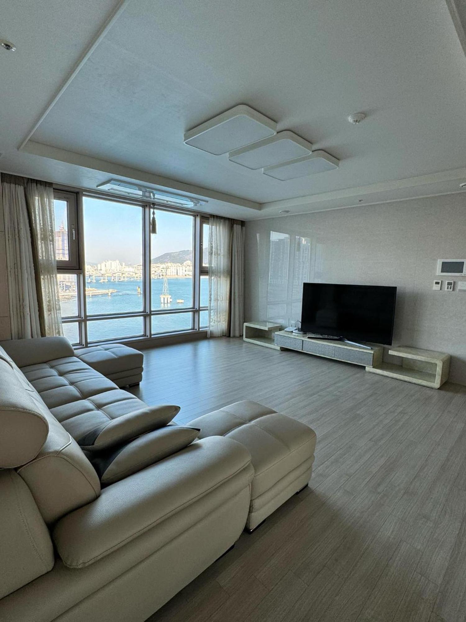 Luxury Ocean View Appartement Busan Buitenkant foto